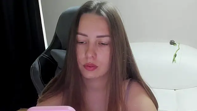 Snapshot of Mia_shy1 chatting on June 19, 2026, 5:13 am Mia shy1 online show from June 19, 2026, 5:13 am