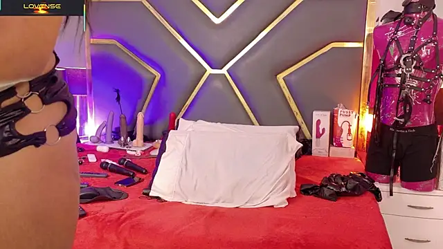 Scarlettt Ass online show from June 10, 2026, 12:17 pm