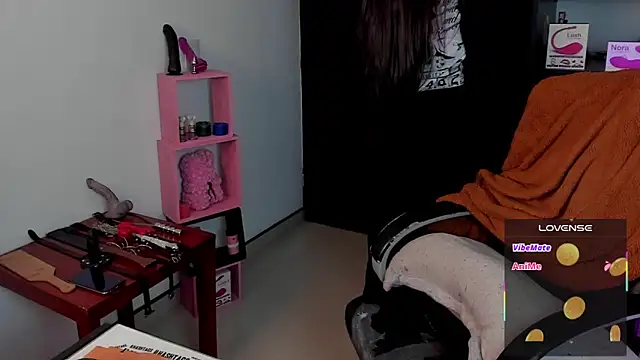 sara goodgirl13 online show from October 23, 2025, 8:51 pm