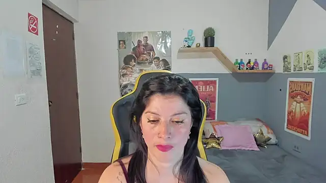 Snapshot of Aliiz_01 chatting on April 22, 2026, 6:58 pm Aliiz 01 online show from April 22, 2026, 6:58 pm