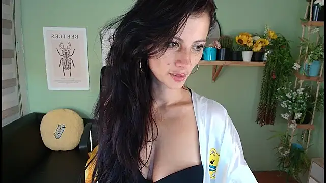 Aliiz 01 online show from February 21, 2025, 5:31 pm