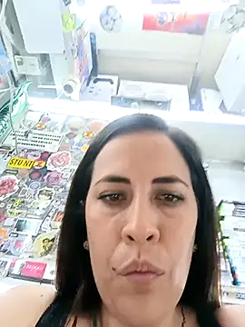 Lena-32 online show from December 18, 2025, 7:50 pm