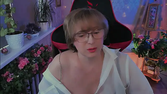 Snapshot of sugar_vivien chatting on June 15, 2026, 2:17 pm sugar vivien online show from June 15, 2026, 2:17 pm