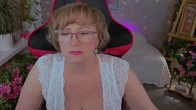 Snapshot of sugar_vivien chatting on May 6, 2026, 6:12 pm sugar vivien online show from May 6, 2026, 6:12 pm