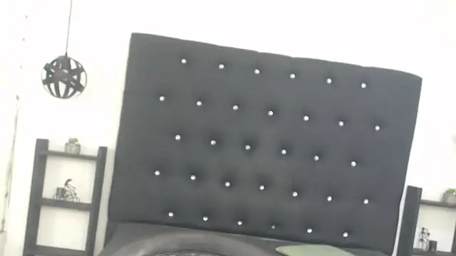 Snapshot of Mels_ chatting on March 21, 2026, 5:39 pm Mels online show from March 21, 2026, 5:39 pm