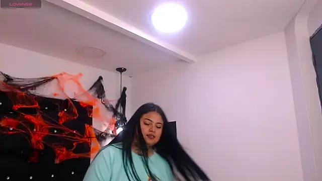 Mels  online show from October 31, 2025, 6:48 pm