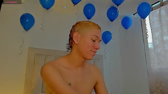 JulianRose 1 online show from October 16, 2025, 7:22 pm