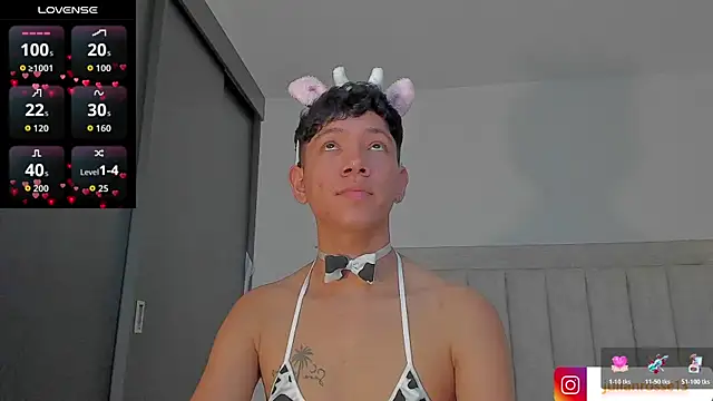 JulianRose 1 online show from May 7, 2026, 12:41 pm