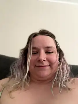 kitten0760 online show from May 25, 2026, 4:06 pm