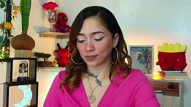 alisson zafiro  online show from May 20, 2026, 3:25 am