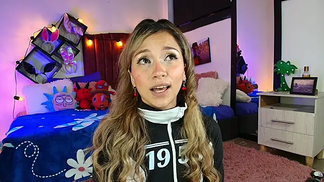 alisson zafiro  online show from March 9, 2025, 9:24 am