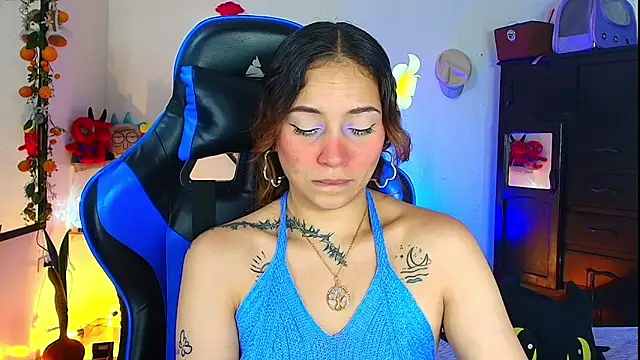 alisson zafiro  online show from May 28, 2026, 7:42 pm