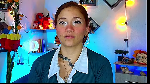 alisson zafiro  online show from June 15, 2026, 3:18 am