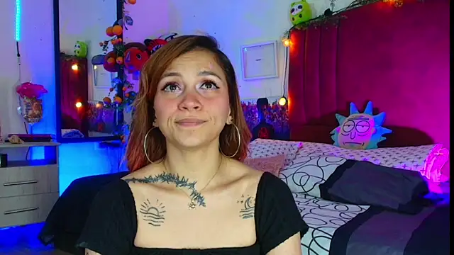 alisson zafiro  online show from January 9, 2026, 3:13 am