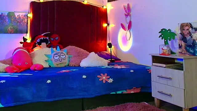 alisson zafiro  online show from September 11, 2025, 3:17 am