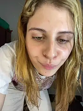 Snapshot of FlorBich chatting on January 7, 2025, 2:42 am FlorBich online show from January 7, 2025, 2:42 am