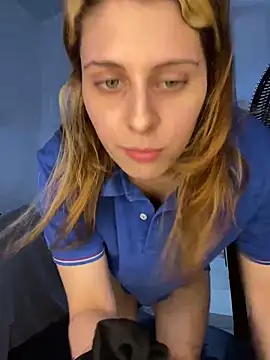 Snapshot of FlorBich chatting on January 27, 2025, 6:52 pm FlorBich online show from January 27, 2025, 6:52 pm