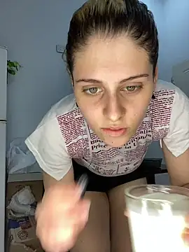 Snapshot of FlorBich chatting on January 27, 2025, 11:54 pm FlorBich online show from January 27, 2025, 11:54 pm