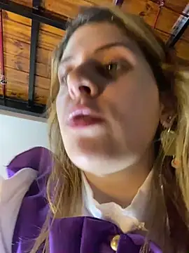 Snapshot of FlorBich chatting on February 21, 2025, 3:45 am FlorBich online show from February 21, 2025, 3:45 am