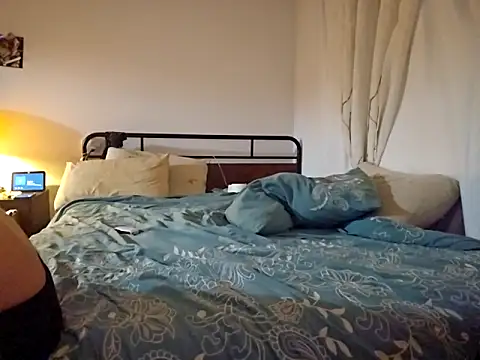 Poppalovesmamaafterhours online show from February 16, 2025, 1:27 pm