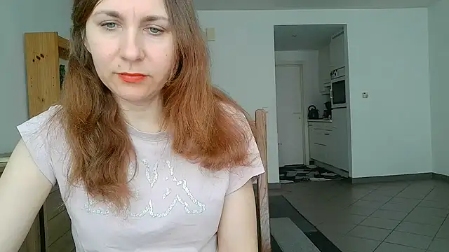 JasmineGlamour online show from May 6, 2026, 2:10 pm
