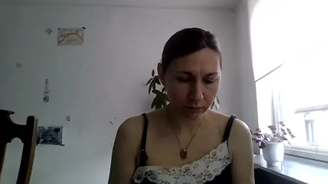 JasmineGlamour online show from November 10, 2025, 12:21 pm