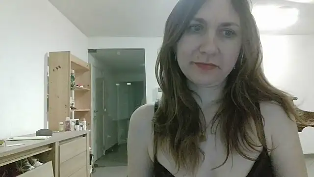 JasmineGlamour online show from April 30, 2026, 8:57 pm