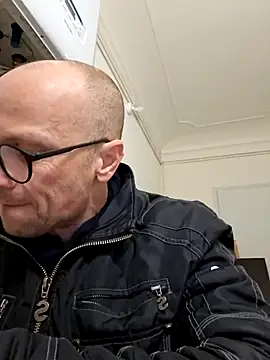 wedge75 online show from December 23, 2025, 9:19 am