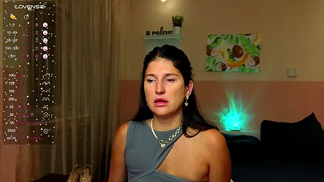 Snapshot of Alianna_Solo_Kisses chatting on July 31, 2026, 5:29 am Alianna Solo Kisses online show from July 31, 2026, 5:29 am