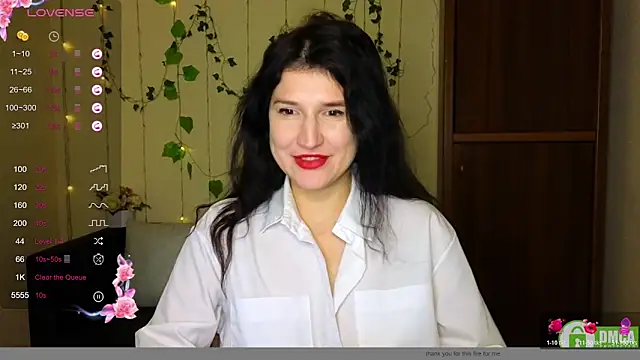 Snapshot of Alianna_Solo_Kisses chatting on February 6, 2026, 6:20 am Alianna Solo Kisses online show from February 6, 2026, 6:20 am