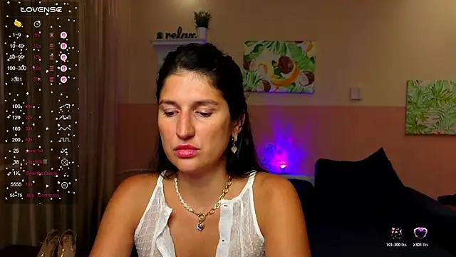 Snapshot of Alianna_Solo_Kisses chatting on July 30, 2026, 11:31 am Alianna Solo Kisses online show from July 30, 2026, 11:31 am