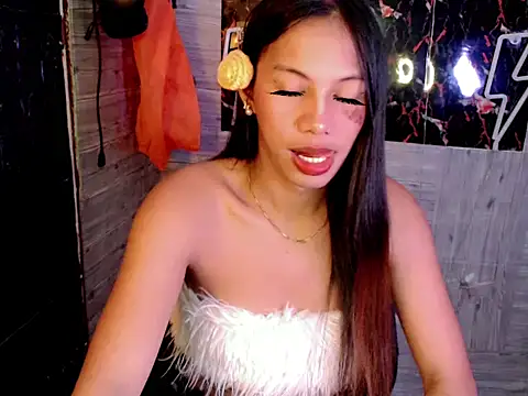 Snapshot of whiteladyboy chatting on October 27, 2025, 7:09 am whiteladyboy online show from October 27, 2025, 7:09 am