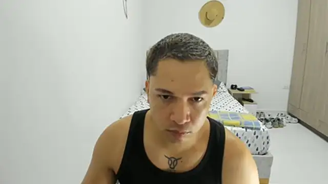 Snapshot of Valerioe chatting on June 17, 2026, 3:55 pm Valerioe online show from June 17, 2026, 3:55 pm