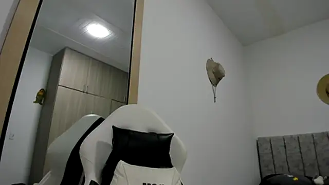 Valerioe online show from February 24, 2026, 3:35 pm