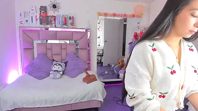 AriadnaCappelletty online show from December 17, 2025, 4:23 pm