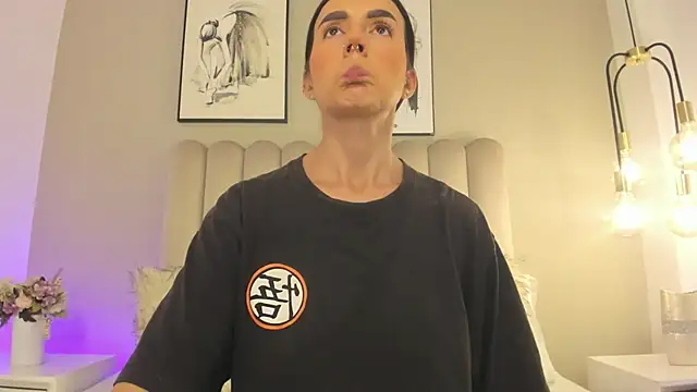 Snapshot of helen_mooree chatting on February 17, 2026, 12:35 pm helen mooree online show from February 17, 2026, 12:35 pm