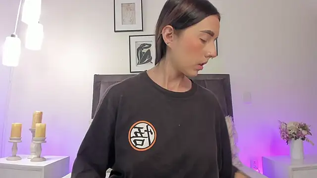 Snapshot of helen_mooree chatting on February 23, 2026, 12:39 pm helen mooree online show from February 23, 2026, 12:39 pm