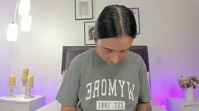 Snapshot of helen_mooree chatting on March 3, 2026, 12:45 pm helen mooree online show from March 3, 2026, 12:45 pm