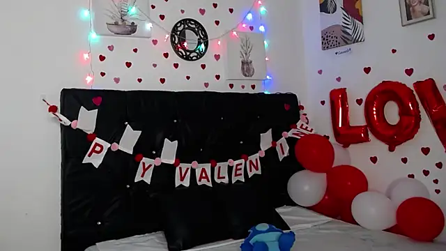 Snapshot of floweer_ chatting on February 14, 2025, 10:58 pm floweer online show from February 14, 2025, 10:58 pm