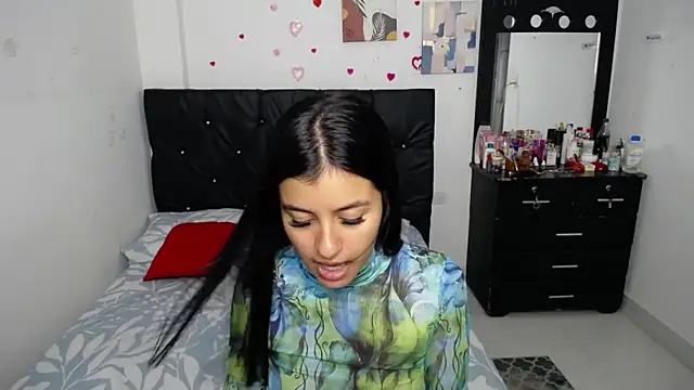 Snapshot of floweer_ chatting on October 23, 2025, 2:54 am floweer online show from October 23, 2025, 2:54 am