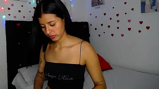 Snapshot of floweer_ chatting on February 21, 2025, 5:09 pm floweer online show from February 21, 2025, 5:09 pm