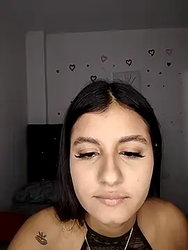 Snapshot of floweer_ chatting on November 30, 2025, 4:02 am floweer online show from November 30, 2025, 4:02 am