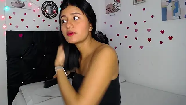 Snapshot of floweer_ chatting on February 21, 2025, 2:06 pm floweer online show from February 21, 2025, 2:06 pm