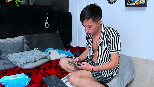 big-dicktop23 online show from June 7, 2026, 5:01 am