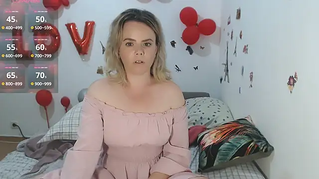 hotmilf4uxxx online show from June 17, 2026, 9:41 am