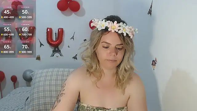 hotmilf4uxxx online show from June 18, 2026, 10:20 am