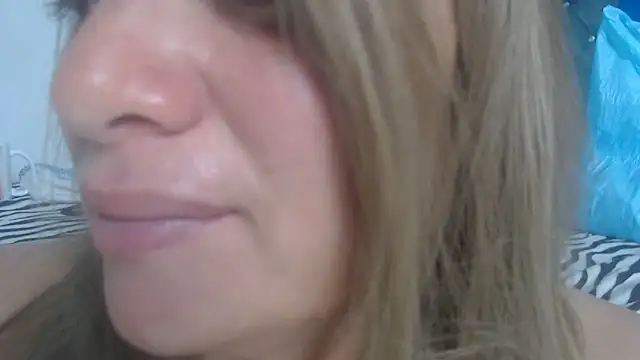 Elza Blonde online show from April 29, 2026, 2:21 pm
