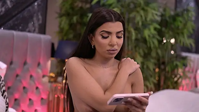 NicoleCellini online show from January 14, 2026, 6:55 pm