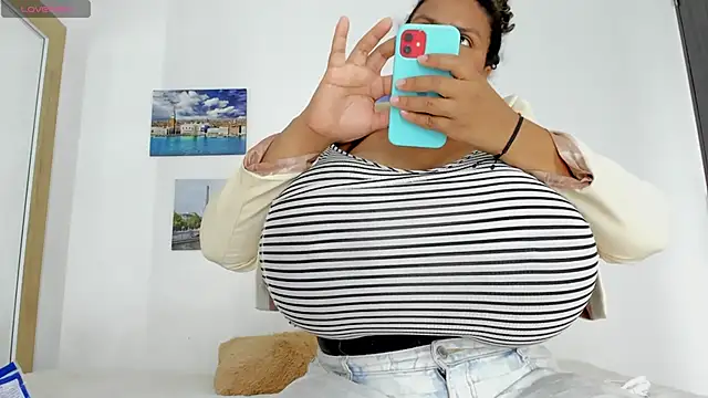 bigmom69  online show from September 14, 2025, 1:00 pm