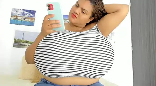 bigmom69  online show from February 4, 2025, 7:55 pm